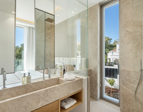Villa en venta en Aloha, Nueva Andalucia