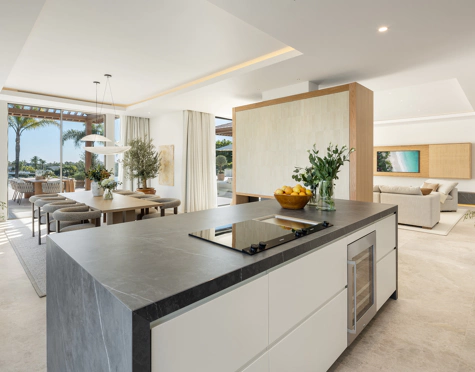 Villa en venta en Aloha, Nueva Andalucia