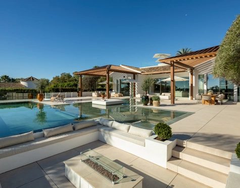 Villa en venta en Aloha, Nueva Andalucia