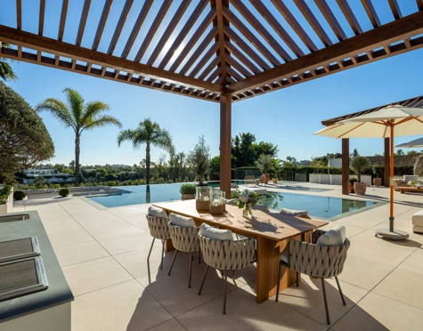 Villa en venta en Aloha, Nueva Andalucia