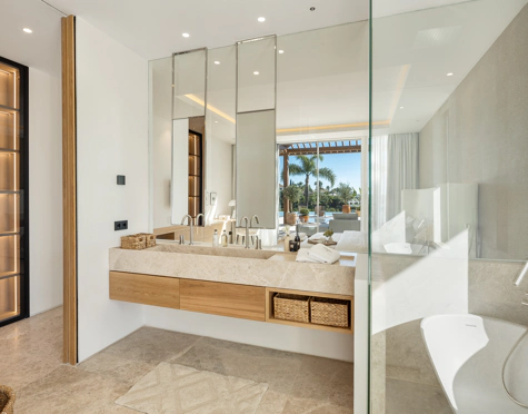 Villa en venta en Aloha, Nueva Andalucia