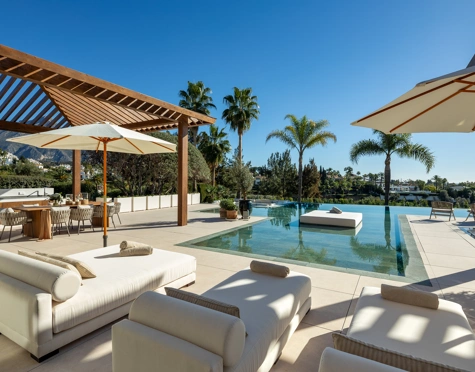 Villa en venta en Aloha, Nueva Andalucia