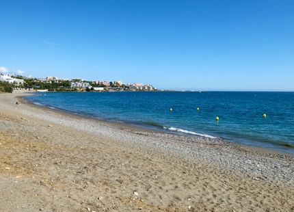 STUNNING FRONTLINE 3-BEDROOM DUPLEX PENTHOUSE WITH PANORAMIC SEA VIEWS