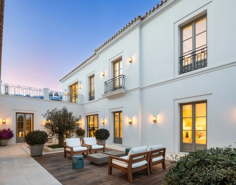 Villa for sale in Nueva Andalucia, Marbella