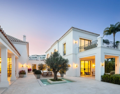 Villa for sale in Nueva Andalucia, Marbella