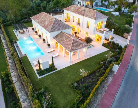 Villa for sale in Nueva Andalucia, Marbella