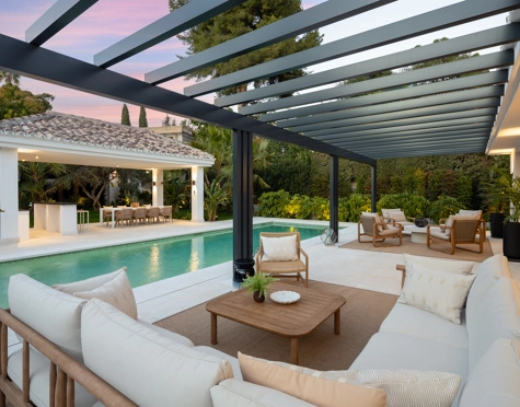 Villa en venta en Las Brisas, Nueva Andalucia