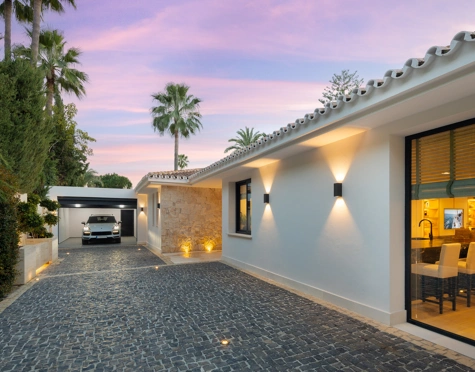 Villa en venta en Las Brisas, Nueva Andalucia
