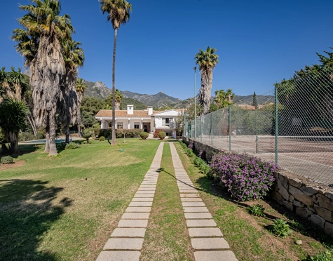 Villa for sale in El Mirador, Marbella