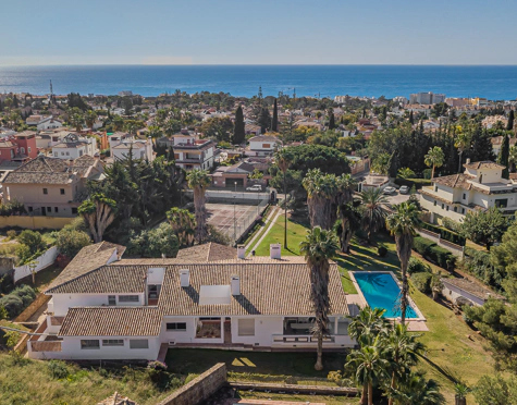 Villa for sale in El Mirador, Marbella