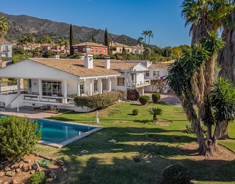 Villa for sale in El Mirador, Marbella