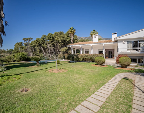 Villa for sale in El Mirador, Marbella