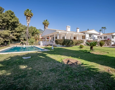 Villa for sale in El Mirador, Marbella