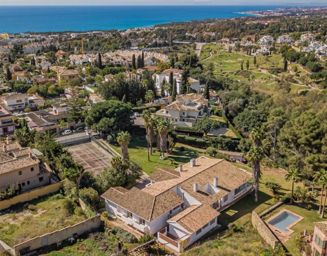 Villa for sale in El Mirador, Marbella