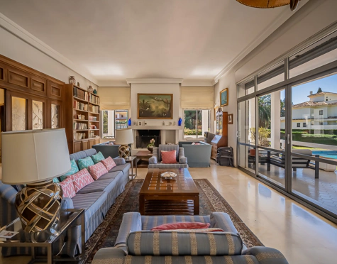 Villa for sale in El Mirador, Marbella