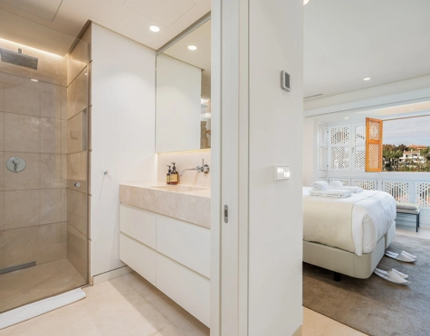 Atico Duplex en venta en Marina Puente Romano, Marbella Golden Mile