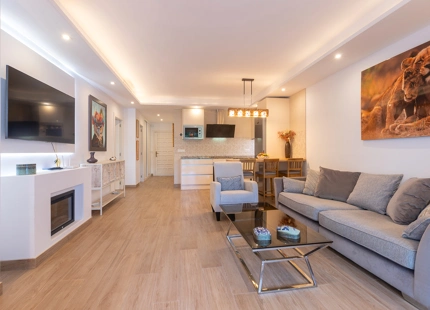 ELEGANTE APARTAMENTO DE 2 DORMITORIOS EN PUENTE ROMANO CON TERRAZA PRIVADA