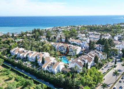 ELEGANTE APARTAMENTO DE 2 DORMITORIOS EN PUENTE ROMANO CON TERRAZA PRIVADA