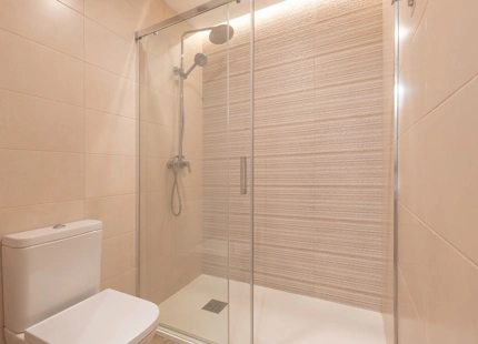 ELEGANTE APARTAMENTO DE 2 DORMITORIOS EN PUENTE ROMANO CON TERRAZA PRIVADA