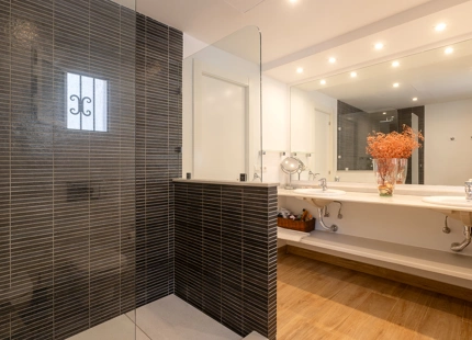ELEGANTE APARTAMENTO DE 2 DORMITORIOS EN PUENTE ROMANO CON TERRAZA PRIVADA