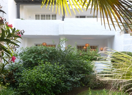 ELEGANTE APARTAMENTO DE 2 DORMITORIOS EN PUENTE ROMANO CON TERRAZA PRIVADA