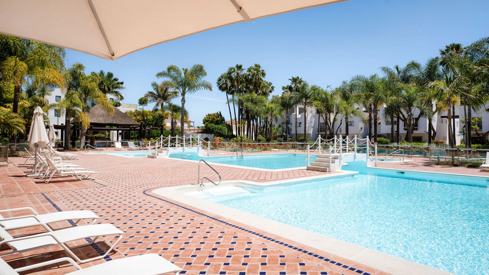 Ground Floor Apartment for sale in Puente Romano, Marbella Golden Mile