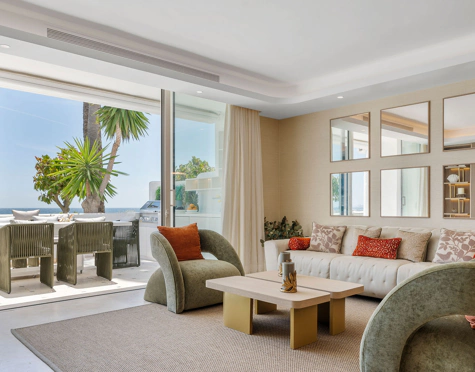 EXCEPCIONAL APARTAMENTO FRENTE AL MAR EN PUENTE ROMANO CON IMPRESIONANTES VISTAS AL MAR