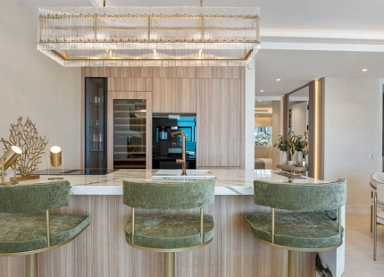 EXCEPTIONAL FRONTLINE BEACH APARTMENT IN PUENTE ROMANO WITH BREATHTAKING SEA VIEWS