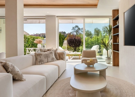STUNNING TOWNHOUSE IN LA QUINTA HILLS WITH ROOFTOP TERRACE AND PANORAMIC VIEWS