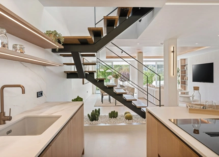 STUNNING TOWNHOUSE IN LA QUINTA HILLS WITH ROOFTOP TERRACE AND PANORAMIC VIEWS