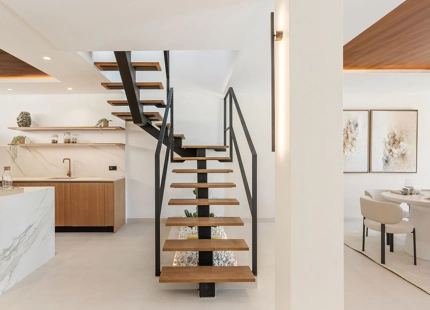 STUNNING TOWNHOUSE IN LA QUINTA HILLS WITH ROOFTOP TERRACE AND PANORAMIC VIEWS