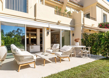 STUNNING TOWNHOUSE IN LA QUINTA HILLS WITH ROOFTOP TERRACE AND PANORAMIC VIEWS