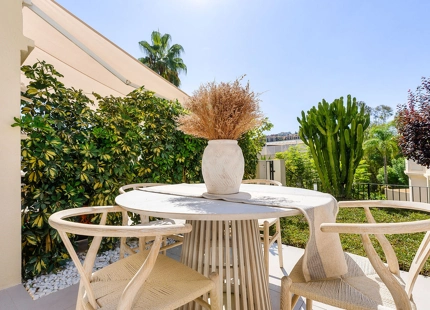 STUNNING TOWNHOUSE IN LA QUINTA HILLS WITH ROOFTOP TERRACE AND PANORAMIC VIEWS