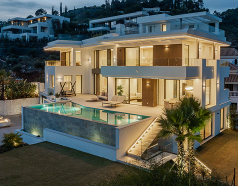 Villa en venta en Lomas de La Quinta, Benahavis