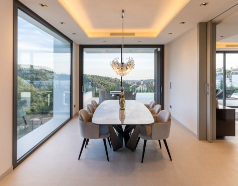 Villa en venta en Lomas de La Quinta, Benahavis