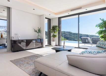 EXQUISITE 6-BEDROOM VILLA WITH BREATHTAKING VIEWS IN LOMAS DE LA QUINTA