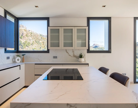 Villa en venta en Lomas de La Quinta, Benahavis