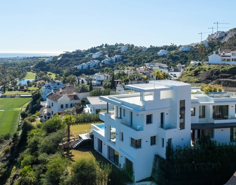 Villa en venta en Lomas de La Quinta, Benahavis