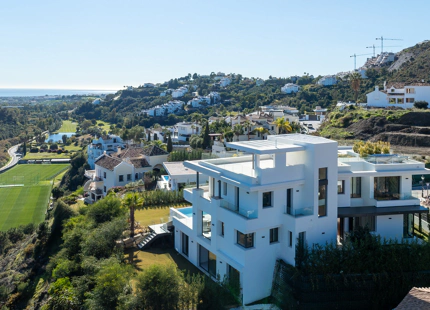 EXQUISITE 6-BEDROOM VILLA WITH BREATHTAKING VIEWS IN LOMAS DE LA QUINTA
