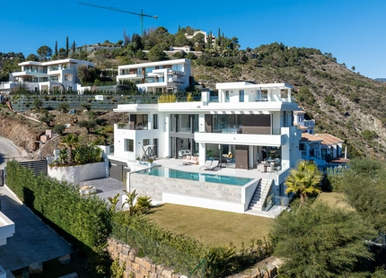 EXQUISITE 6-BEDROOM VILLA WITH BREATHTAKING VIEWS IN LOMAS DE LA QUINTA
