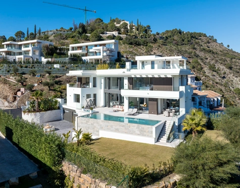Villa en venta en Lomas de La Quinta, Benahavis