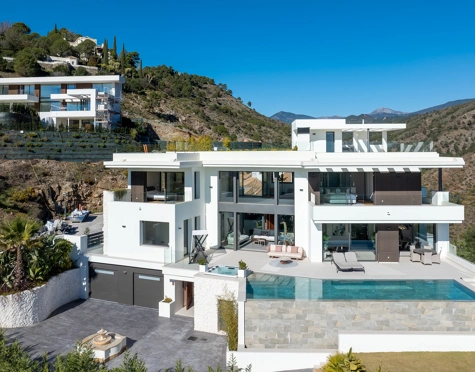 Villa en venta en Lomas de La Quinta, Benahavis