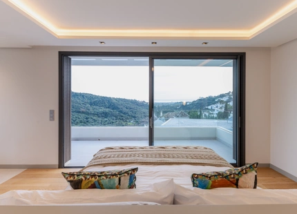 EXQUISITE 6-BEDROOM VILLA WITH BREATHTAKING VIEWS IN LOMAS DE LA QUINTA
