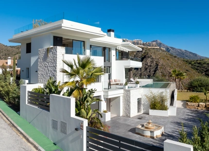 EXQUISITE 6-BEDROOM VILLA WITH BREATHTAKING VIEWS IN LOMAS DE LA QUINTA