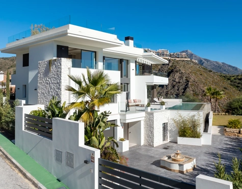 Villa en venta en Lomas de La Quinta, Benahavis