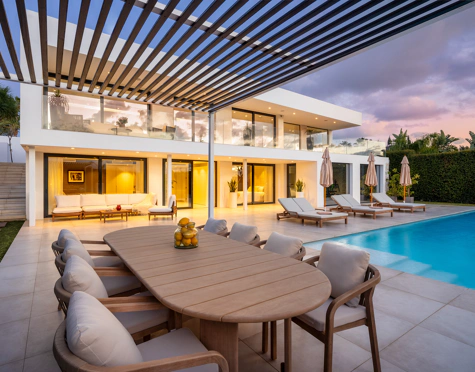 Villa en venta en Nueva Andalucia, Marbella