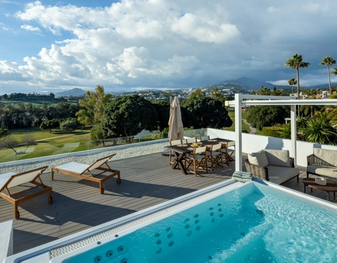 Villa en venta en Nueva Andalucia, Marbella