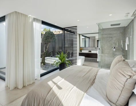 Villa en venta en Nueva Andalucia, Marbella