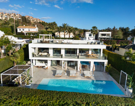 Villa en venta en Nueva Andalucia, Marbella