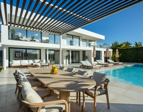 Villa en venta en Nueva Andalucia, Marbella